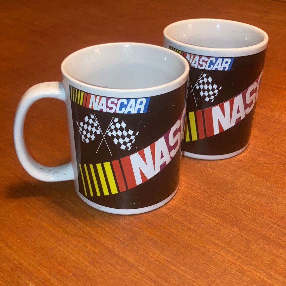 🏁🏎 Set of Two NASCAR Coffee Mugs 🚗🏁